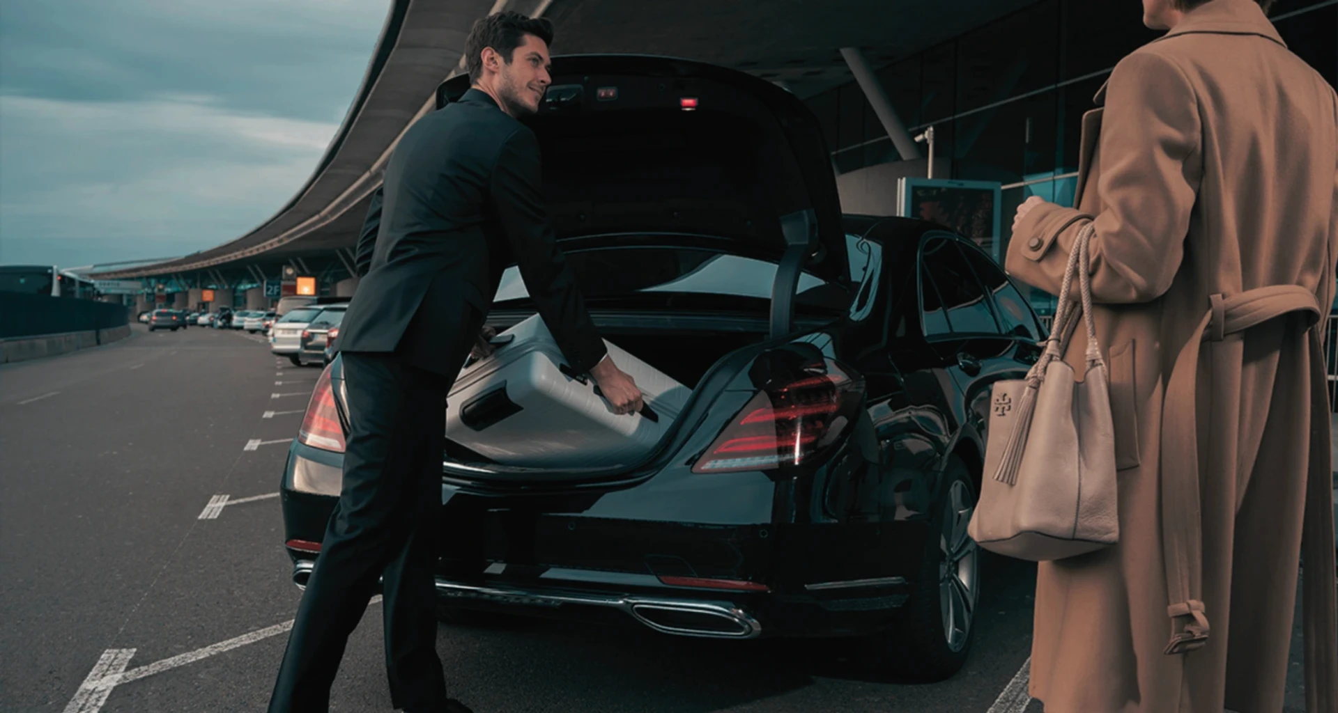 Gatwick Airport chauffeur transfer vehicle for Milton Keynes travellers