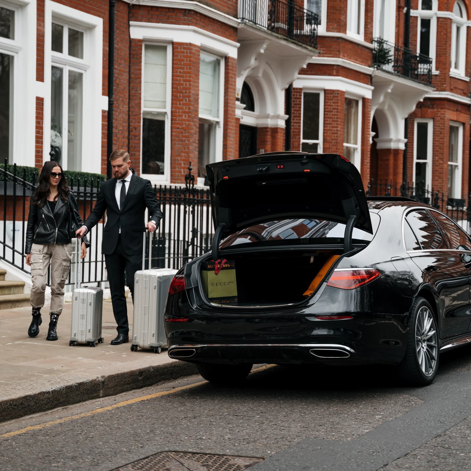 Airport transfer chauffeur service Milton Keynes to Heathrow